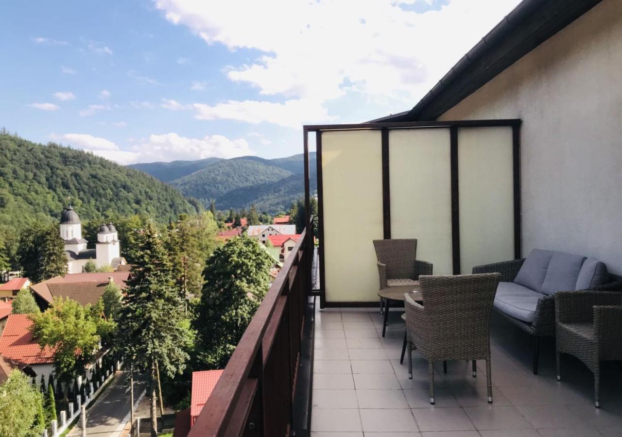 Ferienwohnung Mountain View Penthouse Sinaia Exterior foto